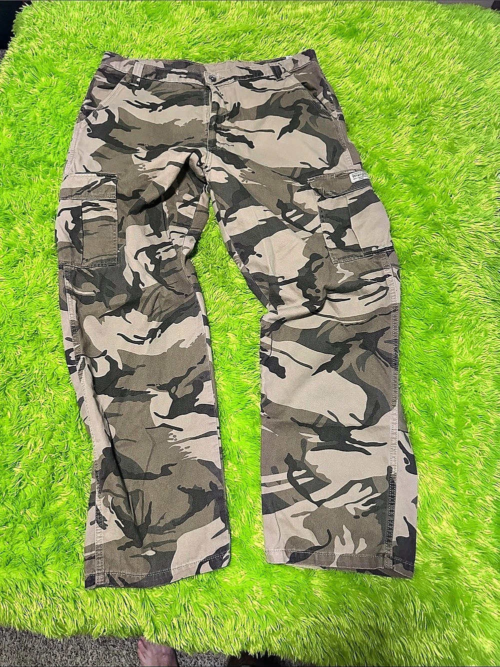 Wrangler Authentic Issue Cargo Pants Men's Camo Waist 38 x 32